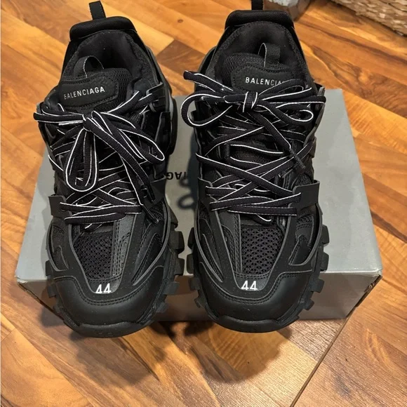 Balenciaga | Shoes | Balenciaga Black Chunky Sneakers With  display picture 2